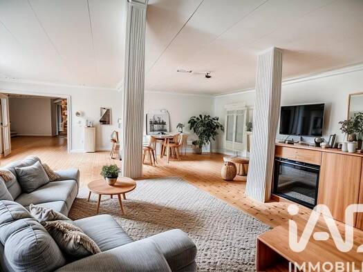 Maison à vendre 182 000 € 8 pièces 2 chambres 165 m² 548 m² de terrain Bray-sur-Somme 80340