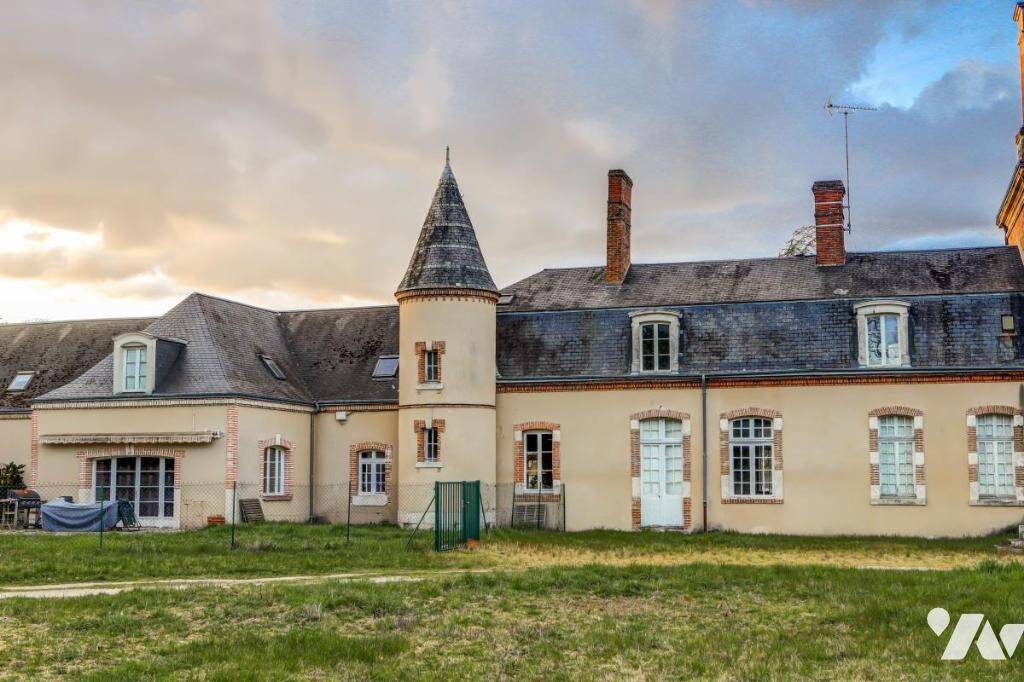 Maison à vendre, 1660m², MEZIERES LEZ CLERY