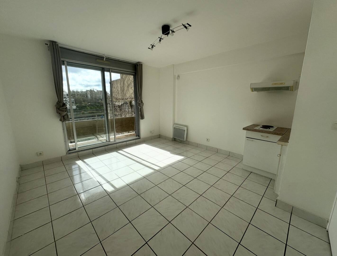 Maison à louer, 23m², COURBEVOIE