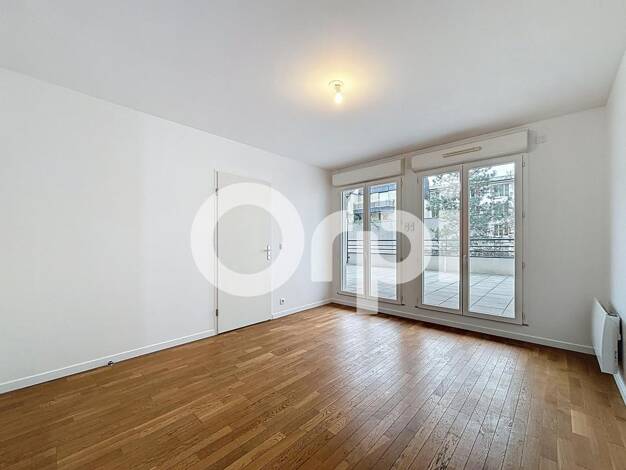 Appartement à louer 1 575 € 2 pièces 1 chambre 40,8 m² Étage 1/6 Peri-Brossolette Montrouge 92120