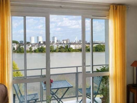 Appartement en viager occupé Bouquet 59 950 € 4 pièces 2 chambres 79 m² Étage 4/4 Baugerie Saint-Sébastien-sur-Loire 44230