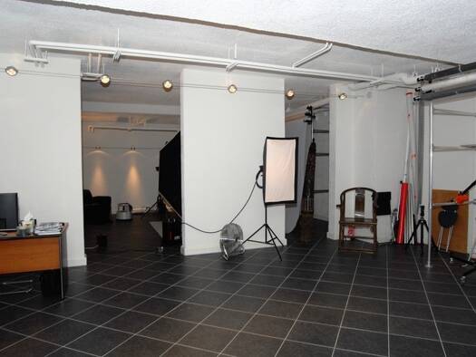 Local d'activités à vendre 470 000 € 96 m² d'espace de stockage Flandre-Aubervilliers Paris 19ème 75019