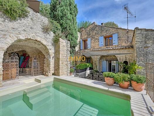 Maison à vendre 1 150 000 € 7 pièces 4 chambres 270 m² 50 m² de terrain Uzès 30700