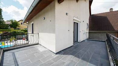 Appartement à louer 2 450 € 4 pièces 3 chambres 133 m² Viry 74580