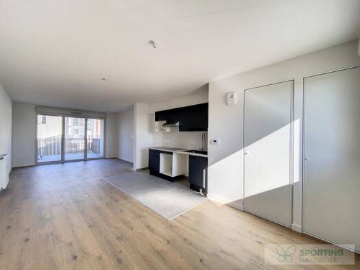 Appartement à louer 799 € 3 pièces 2 chambres 66 m² 3ème étage Saint-Martin-du-Touch Toulouse 31300