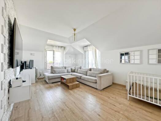 Appartement à vendre 155 000 € 2 pièces 1 chambre 50 m² Étage 3/3 Pressoir-Prompt-Bas Coudray Corbeil-Essonnes 91100