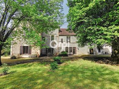 Château à vendre 1 039 500 € 12 pièces 10 chambres 482 m² 8 936 m² de terrain Manois 52700