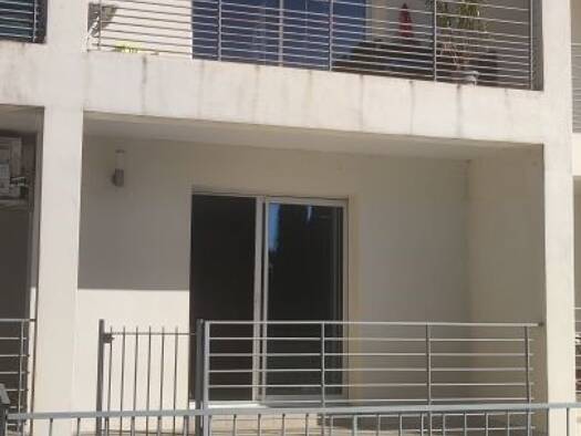 Appartement à louer 860 € 3 pièces 2 chambres 70 m² RDC Cabrières 30210