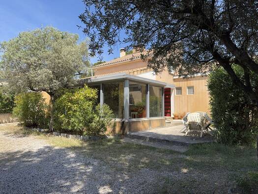 Maison à vendre 1 150 000 € 5 pièces 3 chambres 162 m² 4 170 m² de terrain Bellecroix-Pont d'Avignon Villeneuve les Avignon 30400