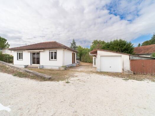Maison de plain-pied à vendre 220 920 € 5 pièces 4 chambres 108 m² 999 m² de terrain Blaye 33390
