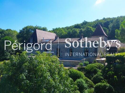 Maison à vendre 1 855 000 € 28 pièces 8 chambres 875 m² 84 000 m² de terrain Villeneuve-sur-Lot 47300