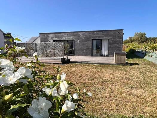 Maison de plain-pied à vendre 257 152 € 3 pièces 2 chambres 73 m² 481 m² de terrain Lilia-Saint Michel Plouguerneau 29880