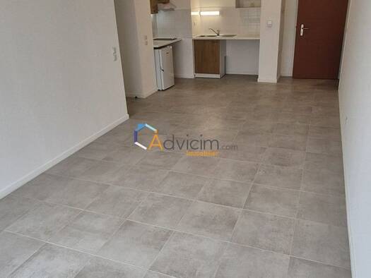 Appartement à louer 760 € 2 pièces 1 chambre 46,5 m² 4ème étage Cenon 33150