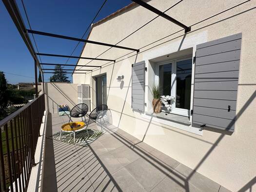 Appartement à vendre 235 000 € 3 pièces 2 chambres 56,3 m² 1er étage Pertuis 84120