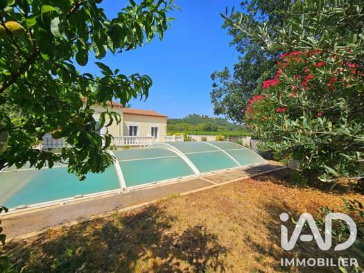 Maison de plain-pied à vendre 480 000 € 4 pièces 3 chambres 123 m² 1 589 m² de terrain Le Cannet-des-Maures 83340