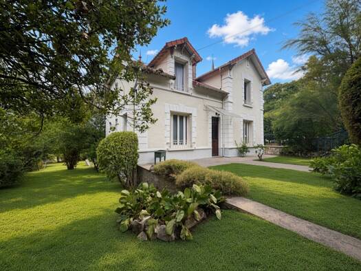 Maison à vendre 399 000 € 6 pièces 4 chambres 145 m² 1 155 m² de terrain Centre Sud Saint-Pierre-lès-Nemours 77140