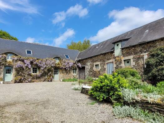 Maison à vendre 465 750 € 13 pièces 12 chambres 282 m² 11 110 m² de terrain Saint-Martin-des-Prés 22320