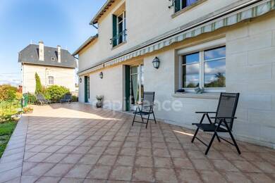 Maison à vendre 819 000 € 8 pièces 5 chambres 270 m² 1 450 m² de terrain Centre Soissons 02200