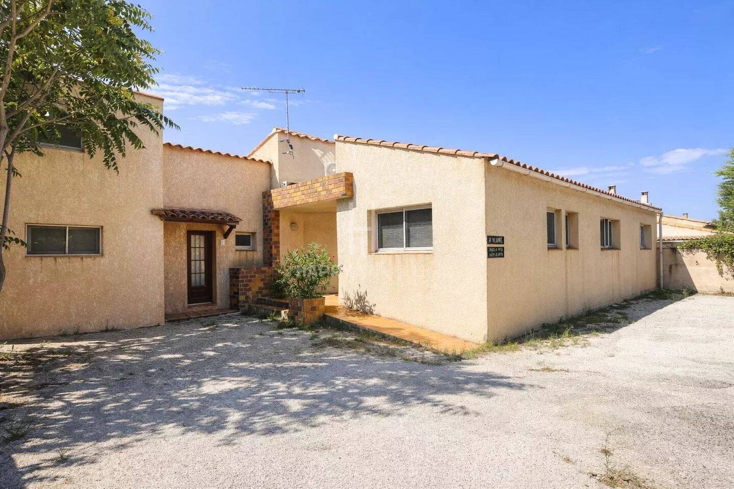 Maison à vendre, 185m², MOURIES