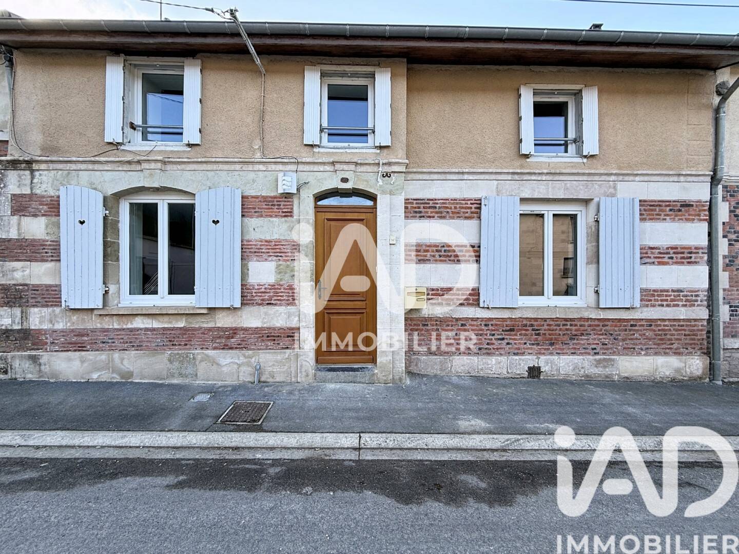 Maison à vendre, 189m², LA NEUVILLE AU PONT
