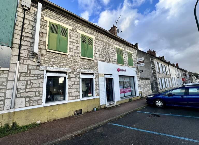 Maison à vendre 120 000 € 6 pièces 3<br/>chambres 99 m²<br/>superficie 109 m²<br/>terrain Le Plateau Souppes-sur-Loing 77460