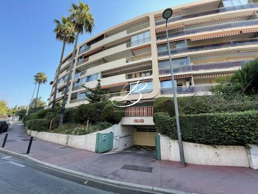 Appartement à vendre 270 000 € 2 pièces 1 chambre 42 m² Étage 2/5 Petit Juas Cannes 06400