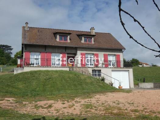 Maison de plain-pied à vendre 236 000 € 5 pièces 3 chambres 110 m² 4 111 m² de terrain Mazerier 03800