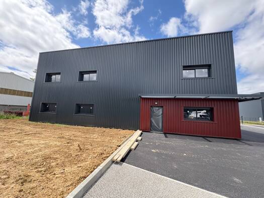 Entrepôt à louer 5 950 € 720 m² d'espace de stockage Villeneuve-Tolosane 31270