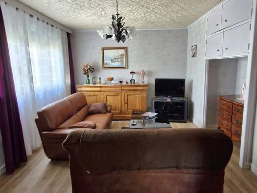Appartement à vendre 125 000 € 4 pièces 3 chambres 78 m² 2ème étage Activités Orléans 45100