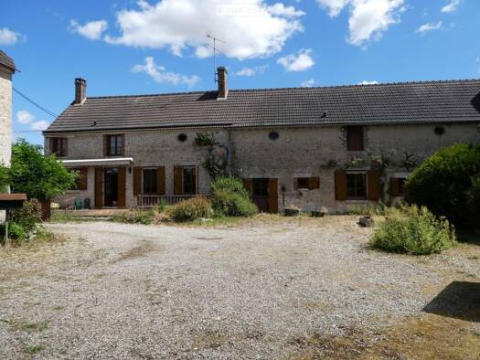 Maison à vendre 249 500 € 5 pièces 2 chambres 184 m² 1 757 m² de terrain Griselles 45210