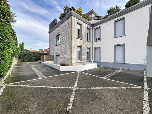 Appartement à vendre 220 500 € 2 pièces 1 chambre 43 m² Étage 1/2 Saint Eloi La Rochelle 17000