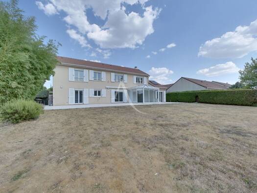 Maison à vendre 659 000 € 7 pièces 4 chambres 200 m² 1 031 m² de terrain Poirier-Clos de la Vigne Ozoir-la-Ferrière 77330