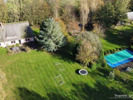 Maison à vendre 360 000 € 9 pièces 6 chambres 206,1 m² 8 900 m² de terrain Pont-Audemer 27500