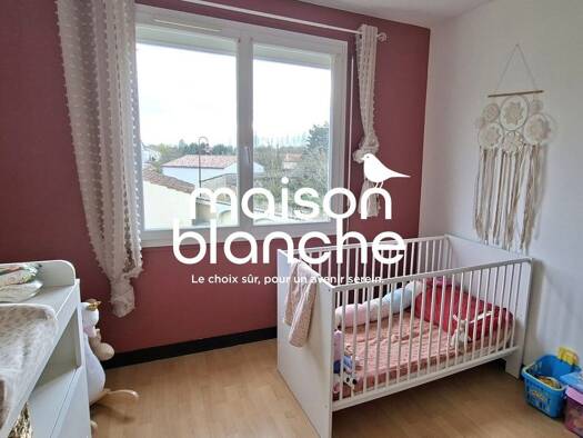 Maison à vendre 213 400 € 6 pièces 3 chambres 114 m² 246 m² de terrain La Devise 17700