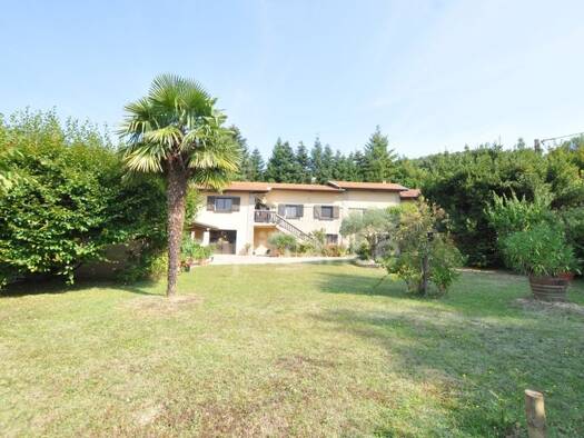 Maison en viager occupé Bouquet 271 541 € 6 pièces 3 chambres 206 m² 2 007 m² de terrain Anjou 38150