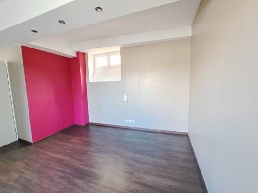 Appartement à louer 430 € 1 pièce 28 m² RDC Les-Collines Vienne 38200