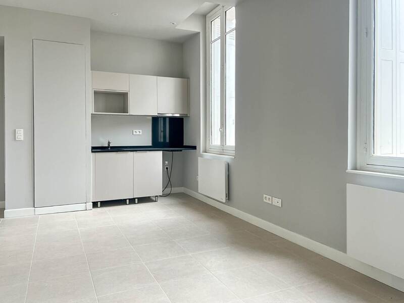 Maison à louer, 28m², SAINTES