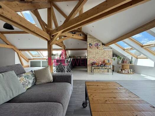 Duplex à vendre 370 000 € 4 pièces 3 chambres 112 m² Étage 2/2 Jons 69330
