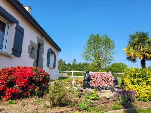 Maison de ville à vendre 250 000 € 6 pièces 4 chambres 128 m² 6 128 m² de terrain Urbain et Villages Nord Ploërmel 56800