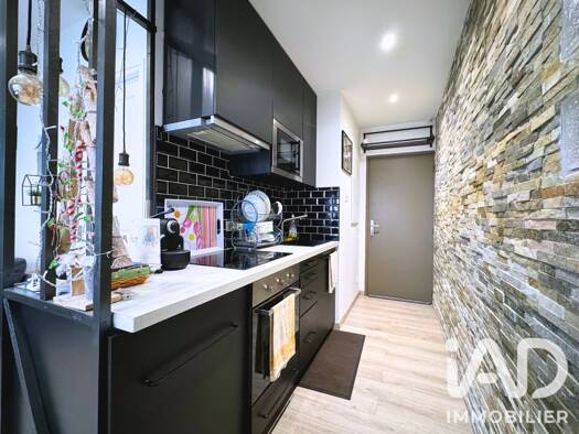 Appartement à vendre 135 000 € 2 pièces 1 chambre 27 m² 2 étages Leclerc-Verdun Nord Est Brie-Comte-Robert 77170