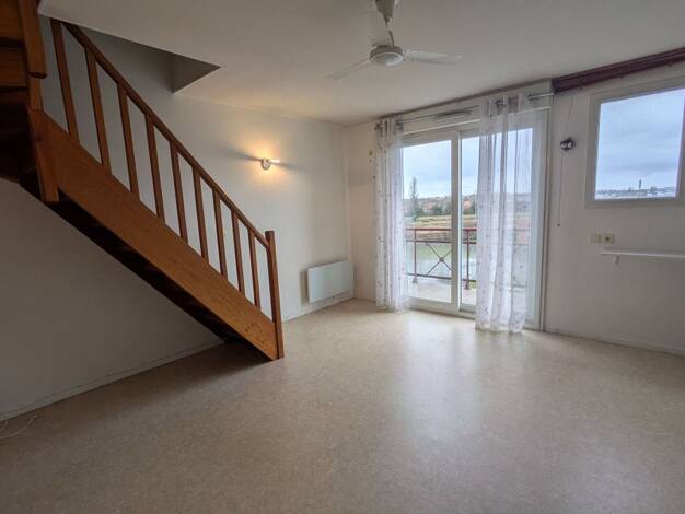 Appartement à vendre 129 000 € 3 pièces 2 chambres 43 m² Étage 3/3 Champlain Rochefort 17300