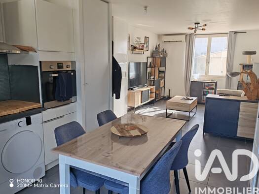 Appartement à vendre 225 000 € 3 pièces 2 chambres 53 m² RDC/1 Couronne Periurbaine Mèze 34140