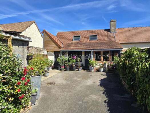 Maison à vendre 239 500 € 5 pièces 4 chambres 138 m² 800 m² de terrain Tillé 60000