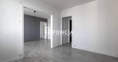 Appartement à vendre 69 000 € 2 pièces 1 chambre 44 m² Étage 9/9 Activités Orléans 45100