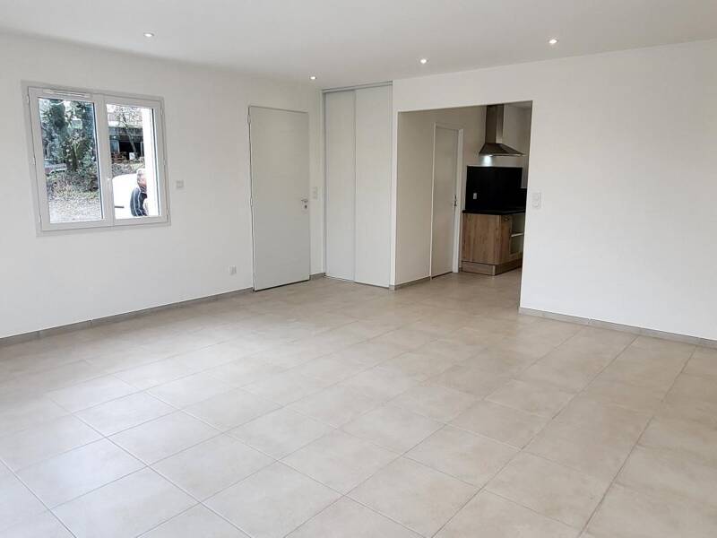 Maison à louer, 83m², UZER