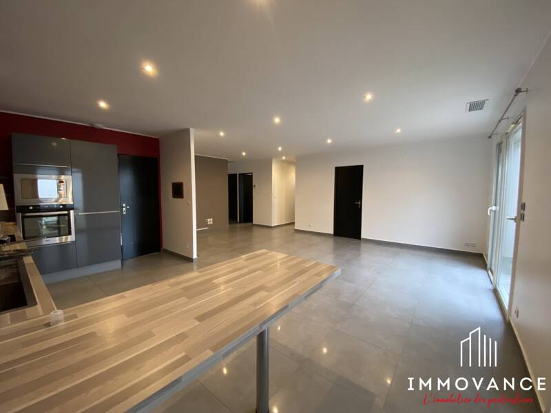 Maison à louer, 86m², VACQUIERES