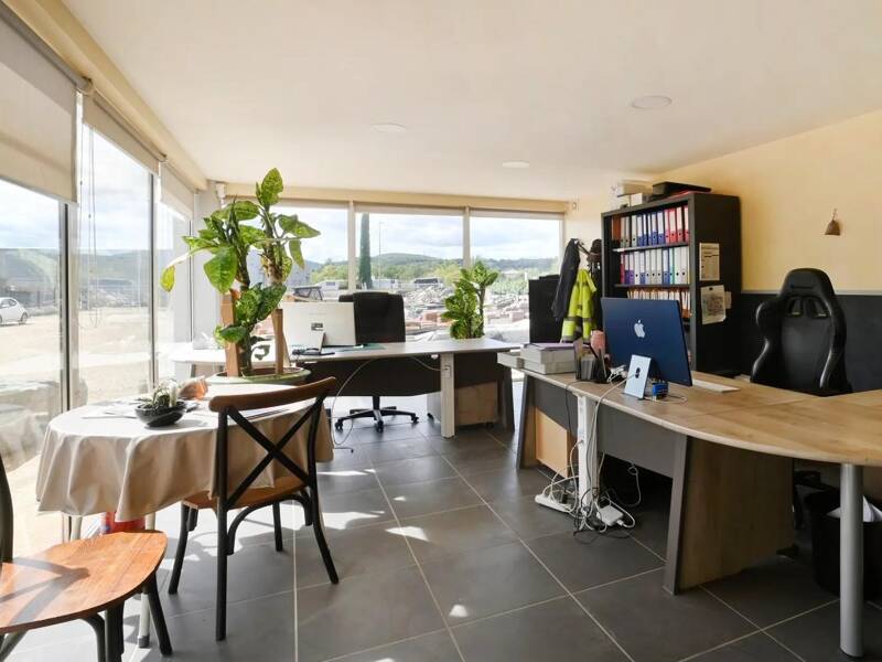 Maison à vendre, 520m², SAINT JULIEN LES ROSIERS