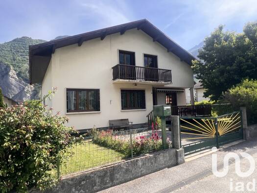 Maison à vendre 230 000 € 9 pièces 6 chambres 331 m² 804 m² de terrain Villargondran 73300