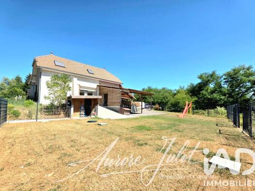 Maison à vendre 389 000 € 7 pièces 6 chambres 225 m² 1 600 m² de terrain Saint-Clair-de-la-Tour 38110