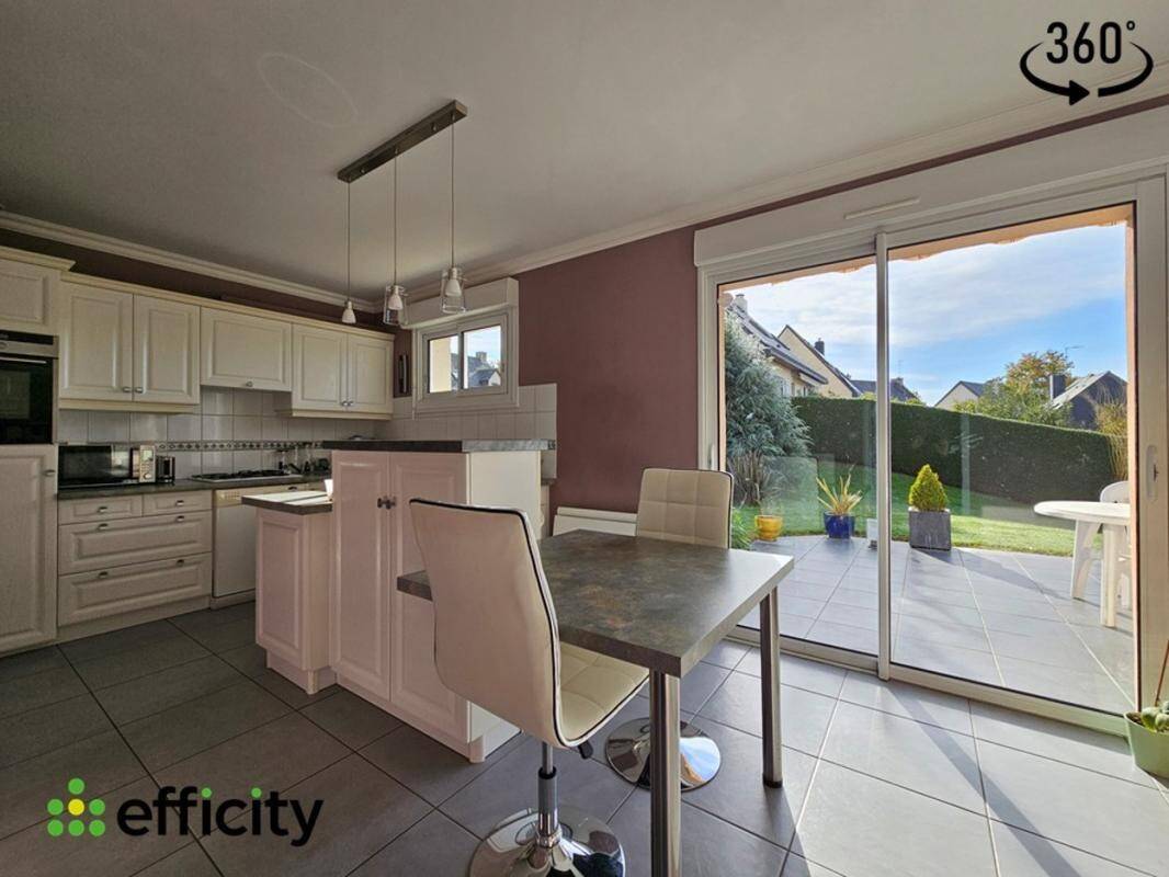 Maison à vendre, 101m², LA CHAPELLE DES FOUGERETZ